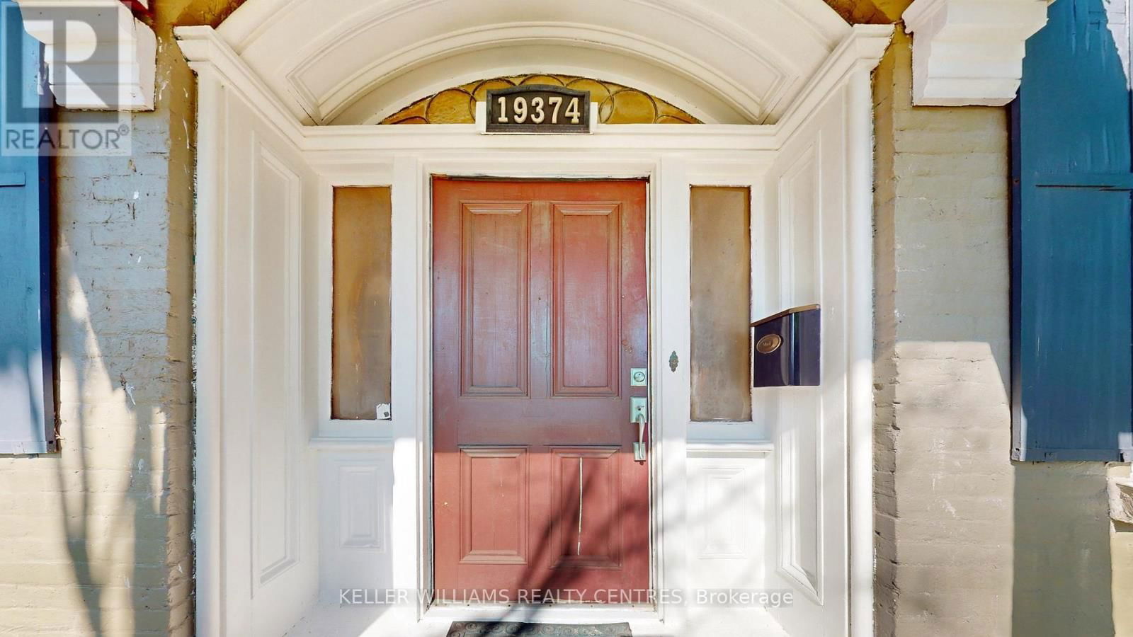 19374 YONGE STREET Image 2