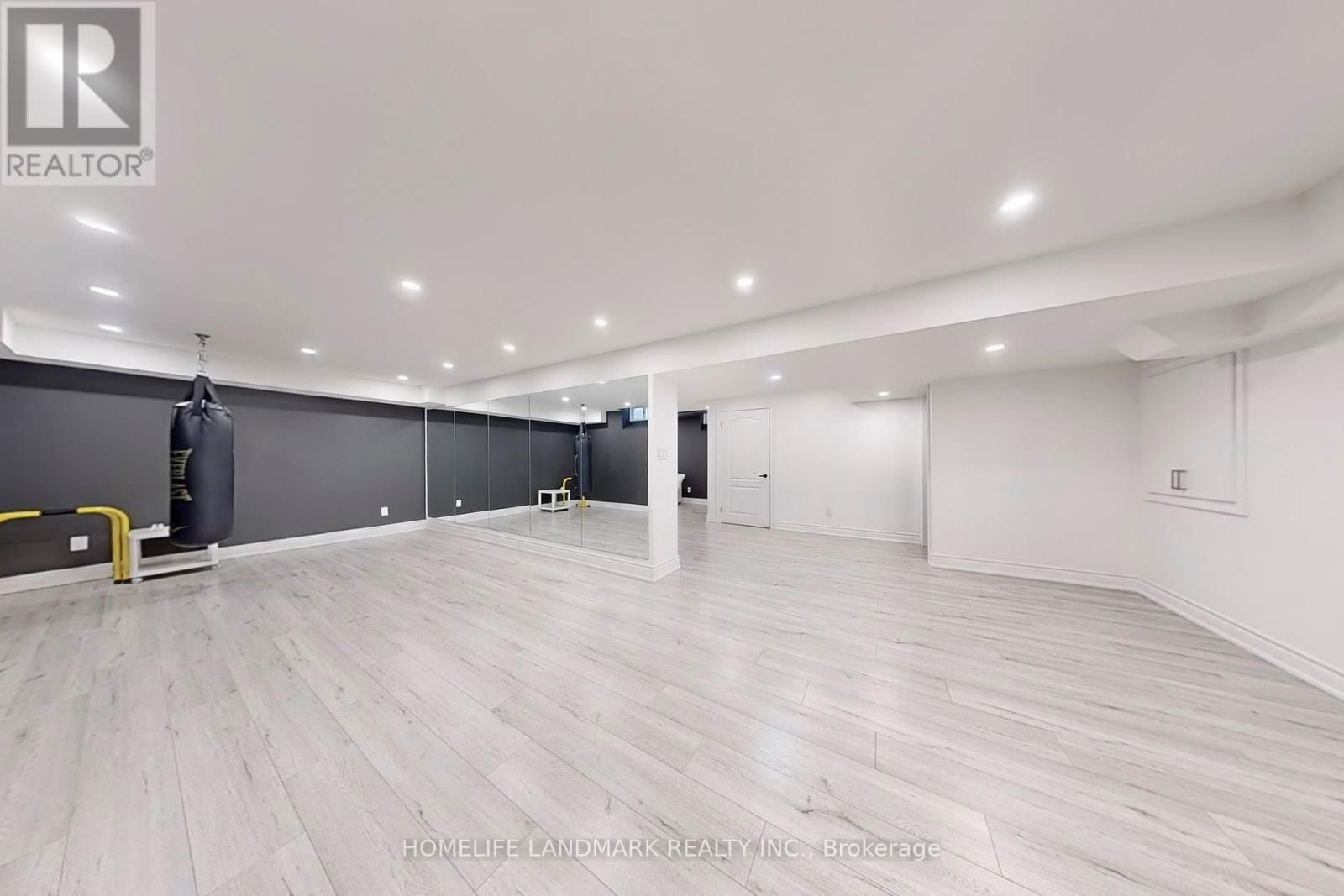 199 JOHN DAVIS GATE Image 42