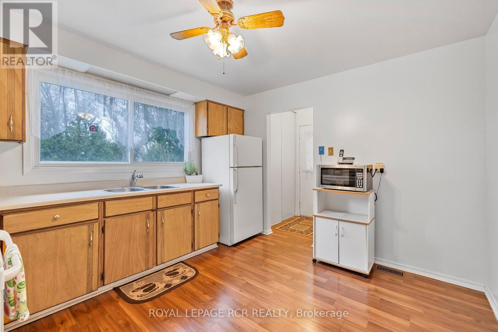 856 MAGNOLIA AVENUE Image 15