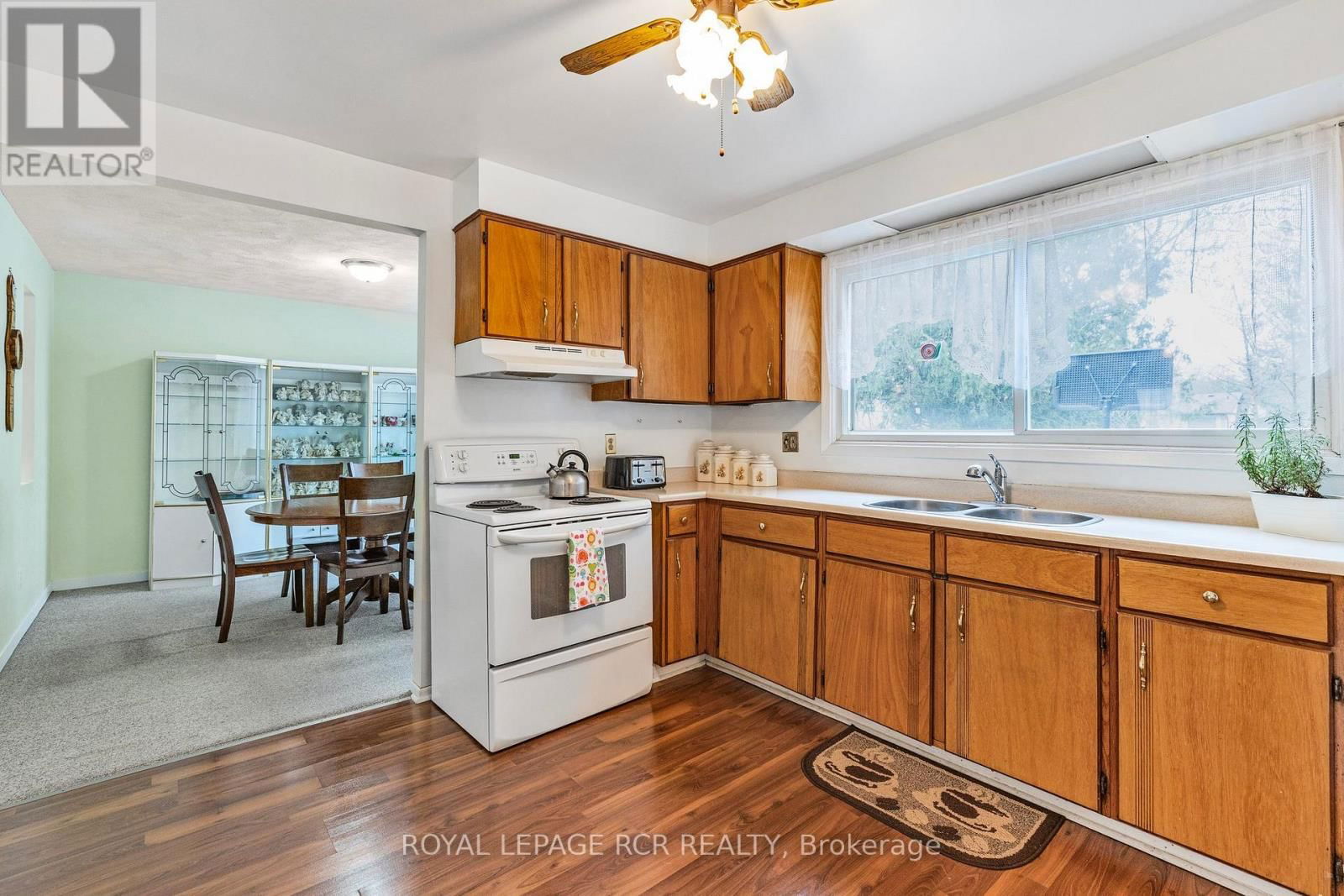 856 MAGNOLIA AVENUE Image 16