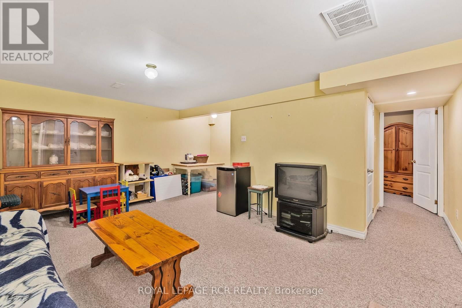 856 MAGNOLIA AVENUE Image 36