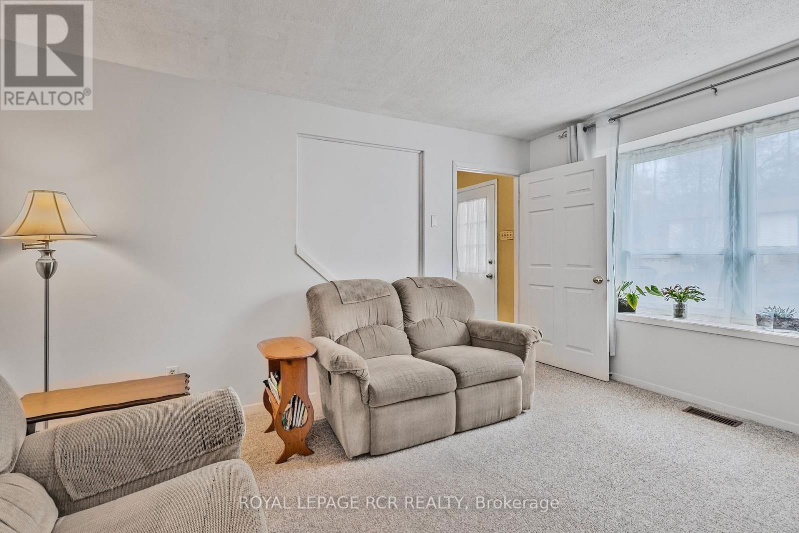 856 MAGNOLIA AVENUE Image 7