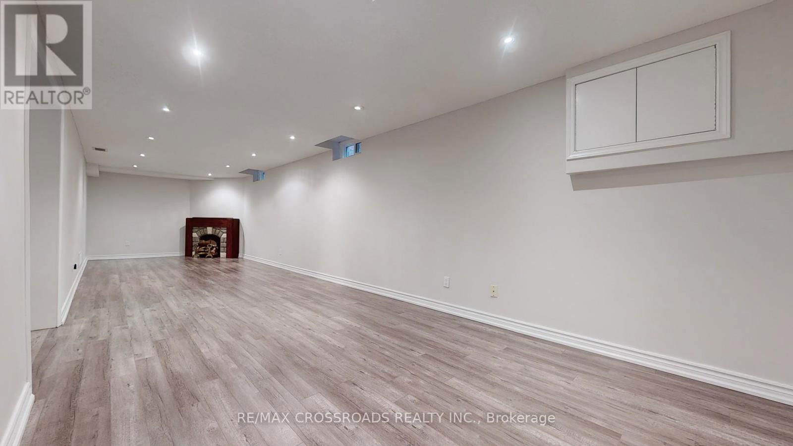 328 ATHA AVENUE Image 32