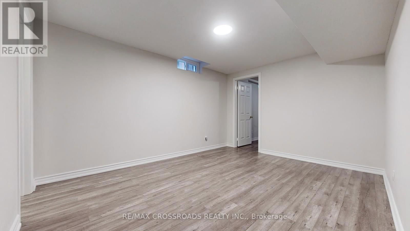 328 ATHA AVENUE Image 33