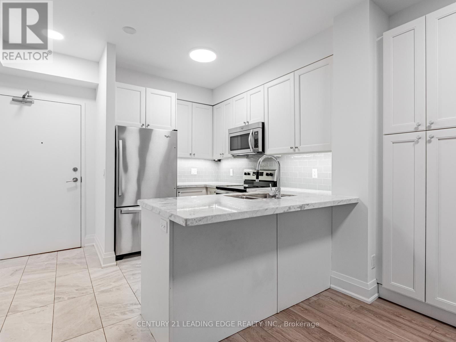 208 - 8302 ISLINGTON AVENUE Image 11