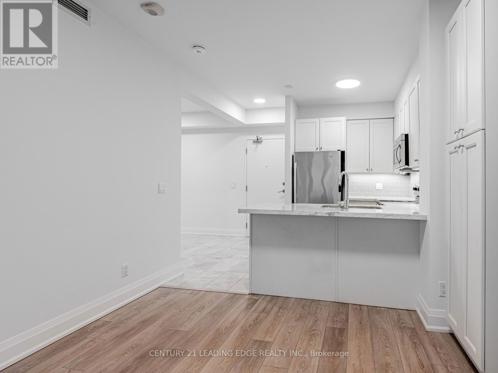 208 - 8302 ISLINGTON AVENUE Image 15