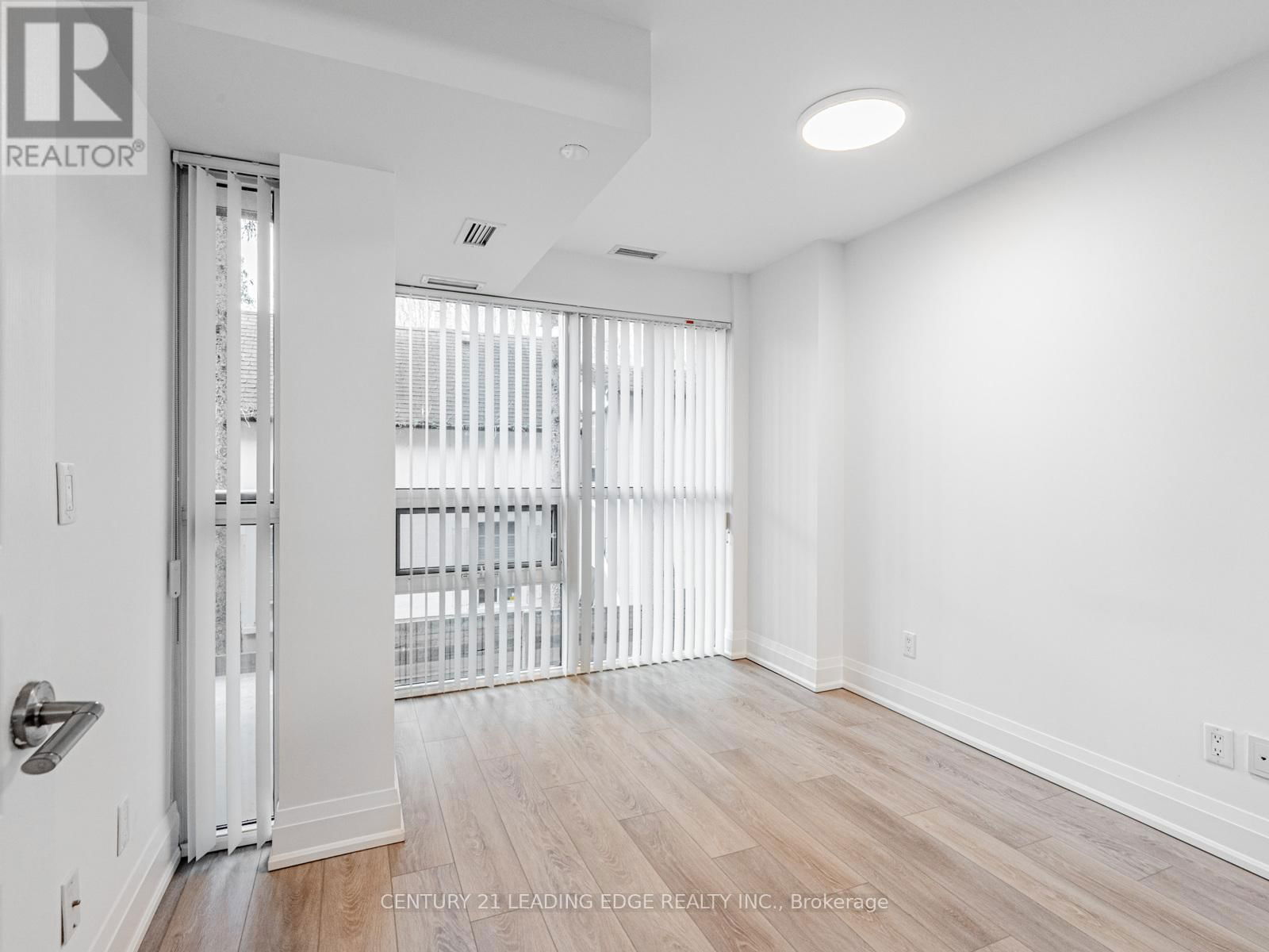 208 - 8302 ISLINGTON AVENUE Image 18