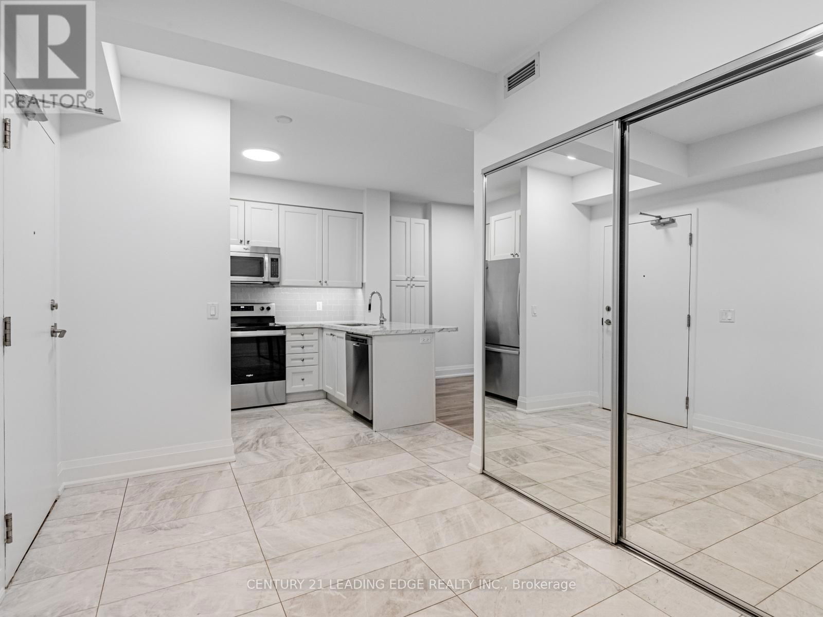 208 - 8302 ISLINGTON AVENUE Image 5