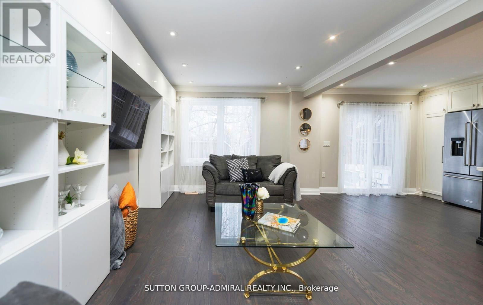 29 ROXBOROUGH LANE Image 15
