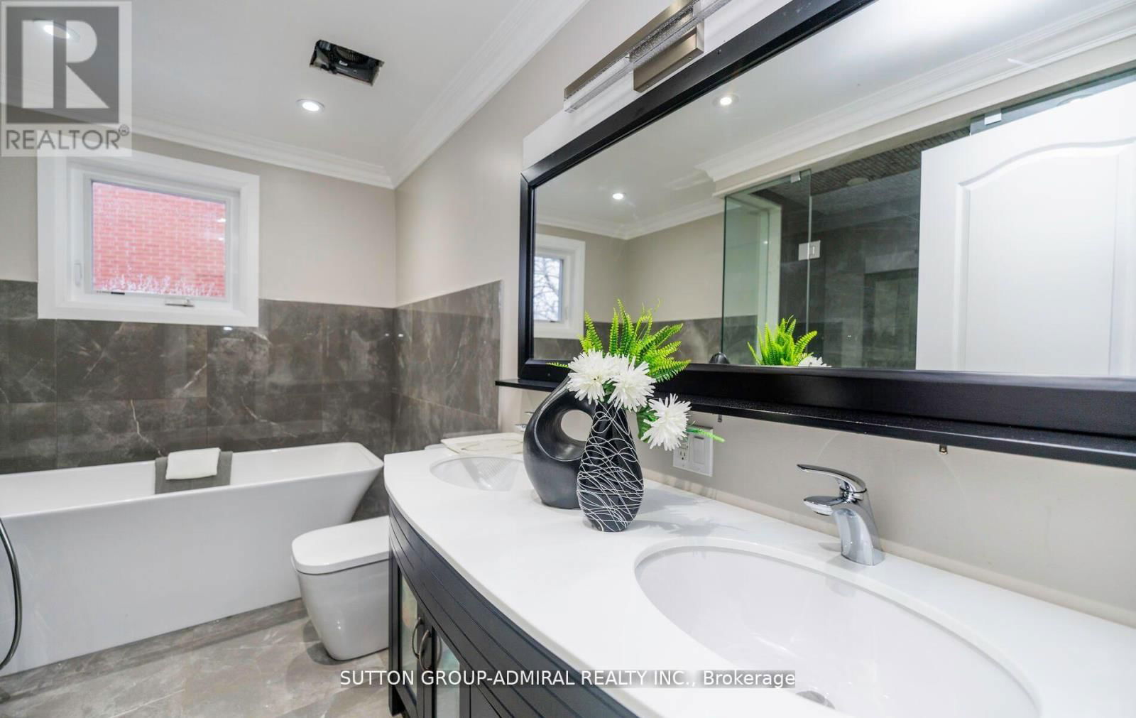 29 ROXBOROUGH LANE Image 23