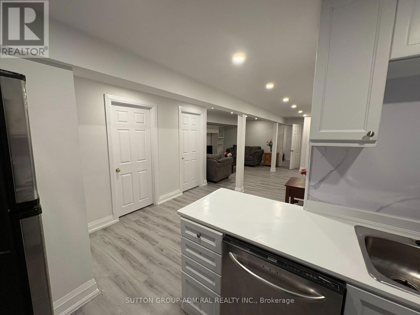 29 ROXBOROUGH LANE Image 33