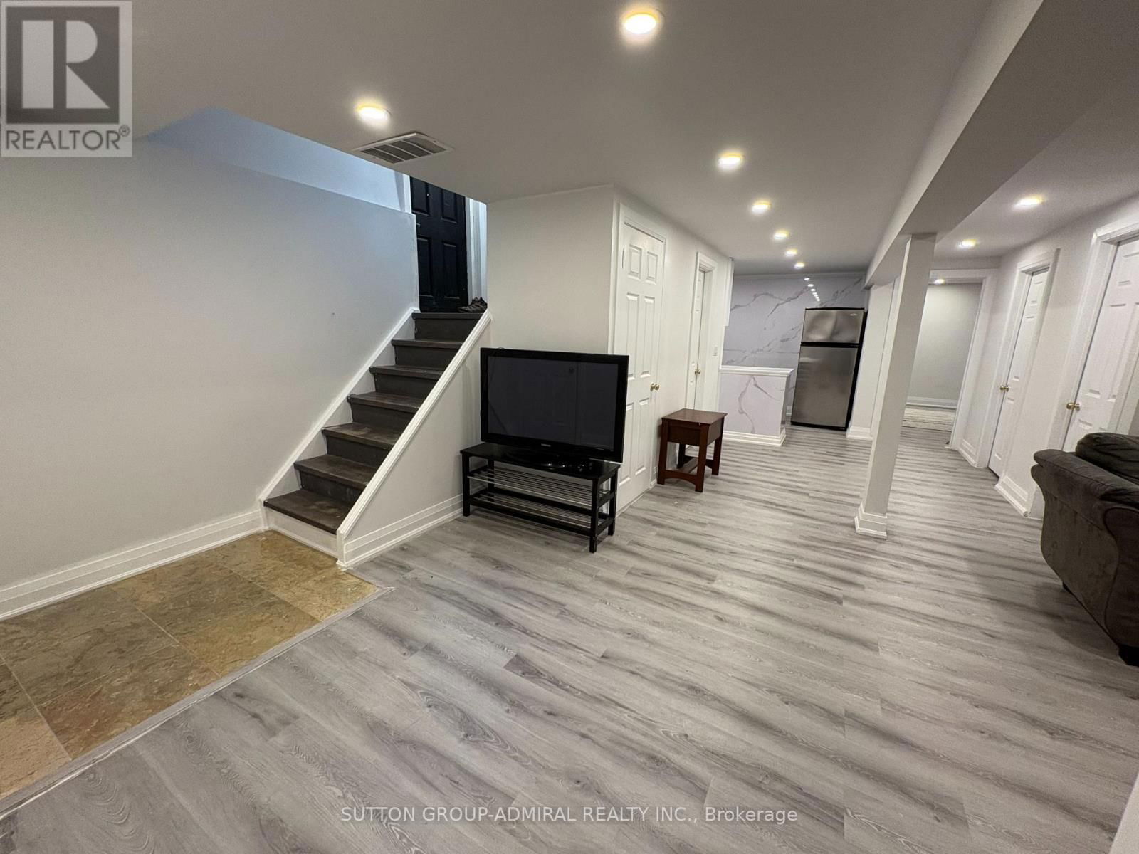 29 ROXBOROUGH LANE Image 34