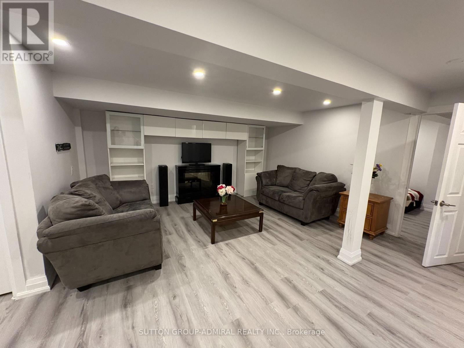 29 ROXBOROUGH LANE Image 36