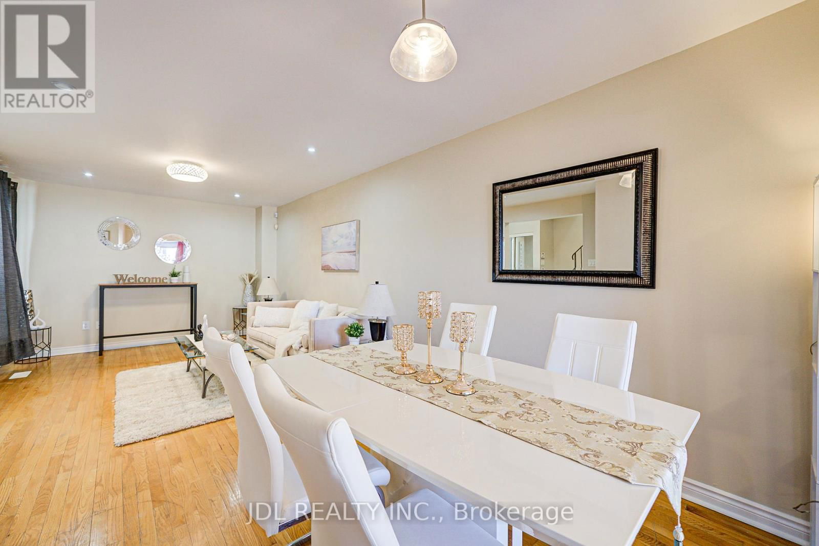 55 BARRINGTON CRESCENT Image 12