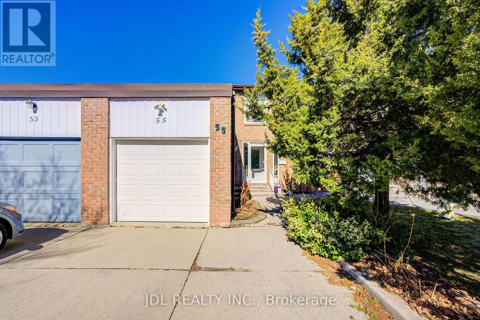 55 BARRINGTON CRESCENT Image 2