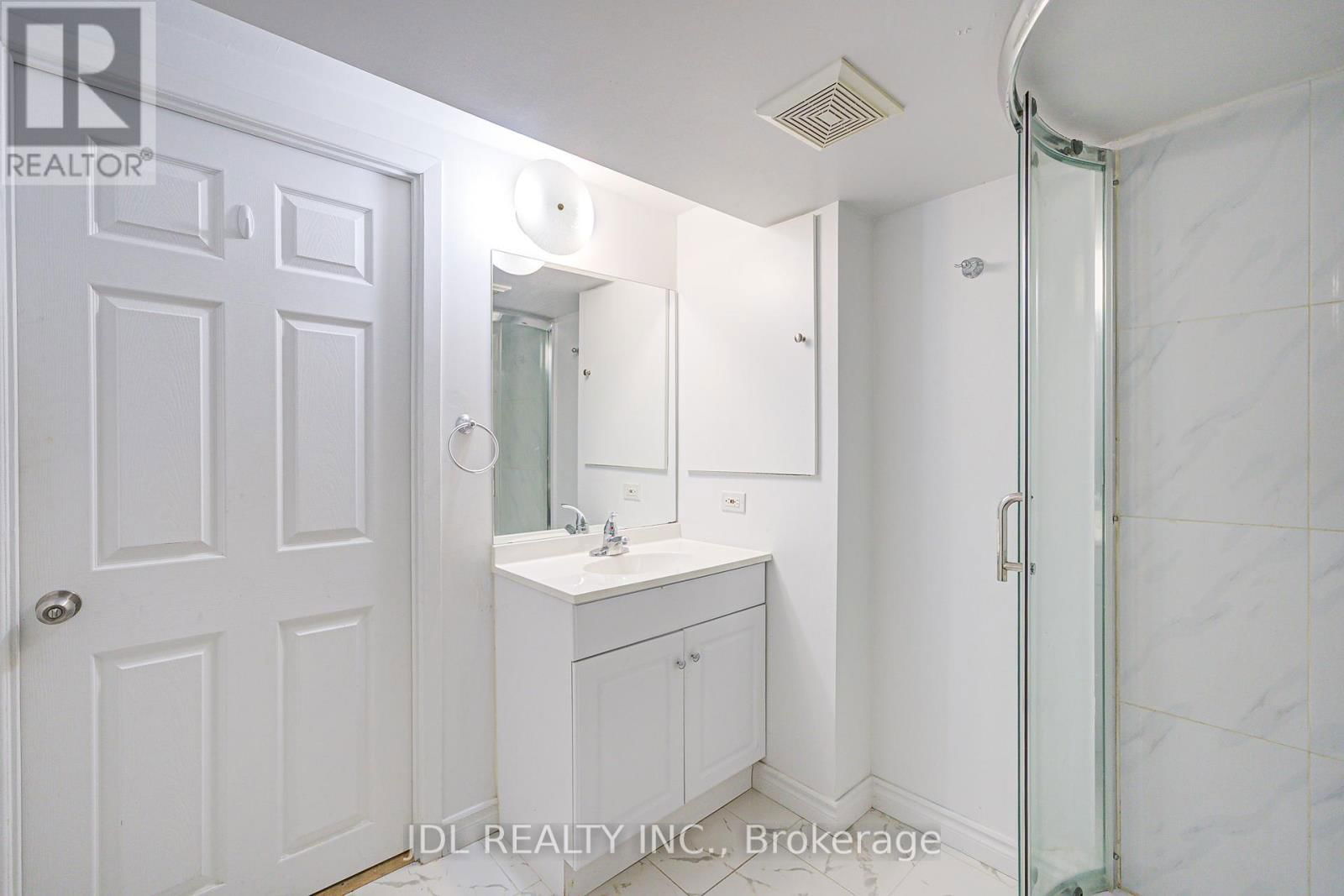 55 BARRINGTON CRESCENT Image 43