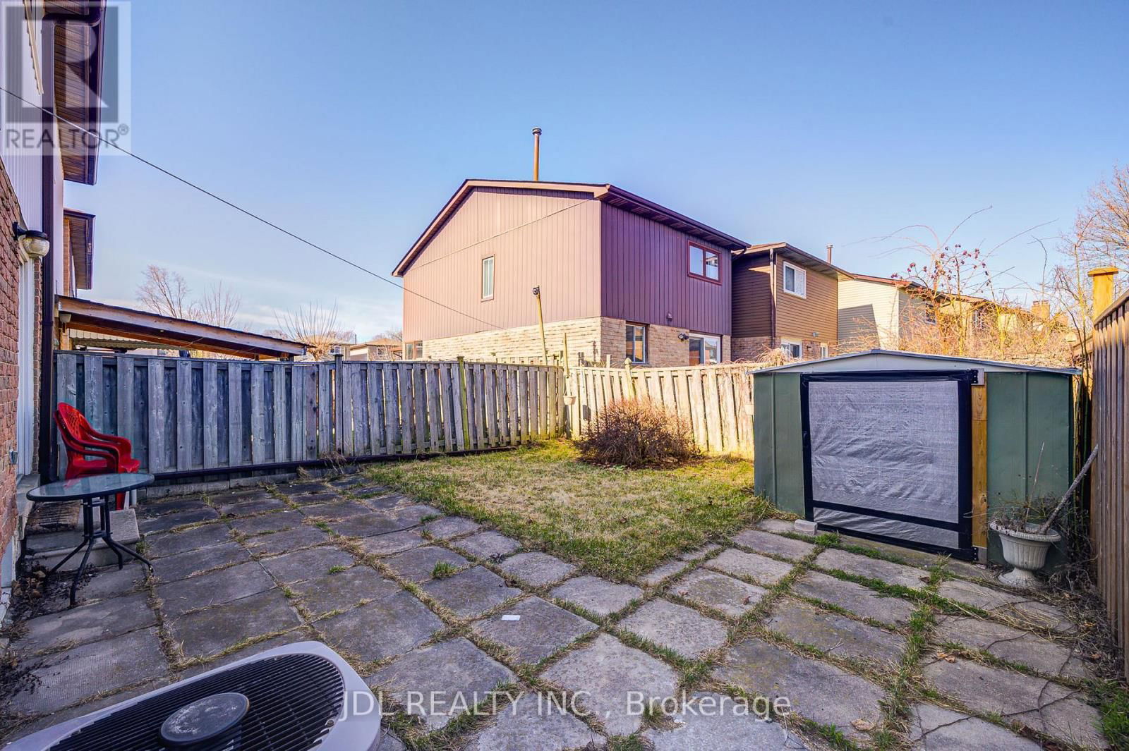 55 BARRINGTON CRESCENT Image 48