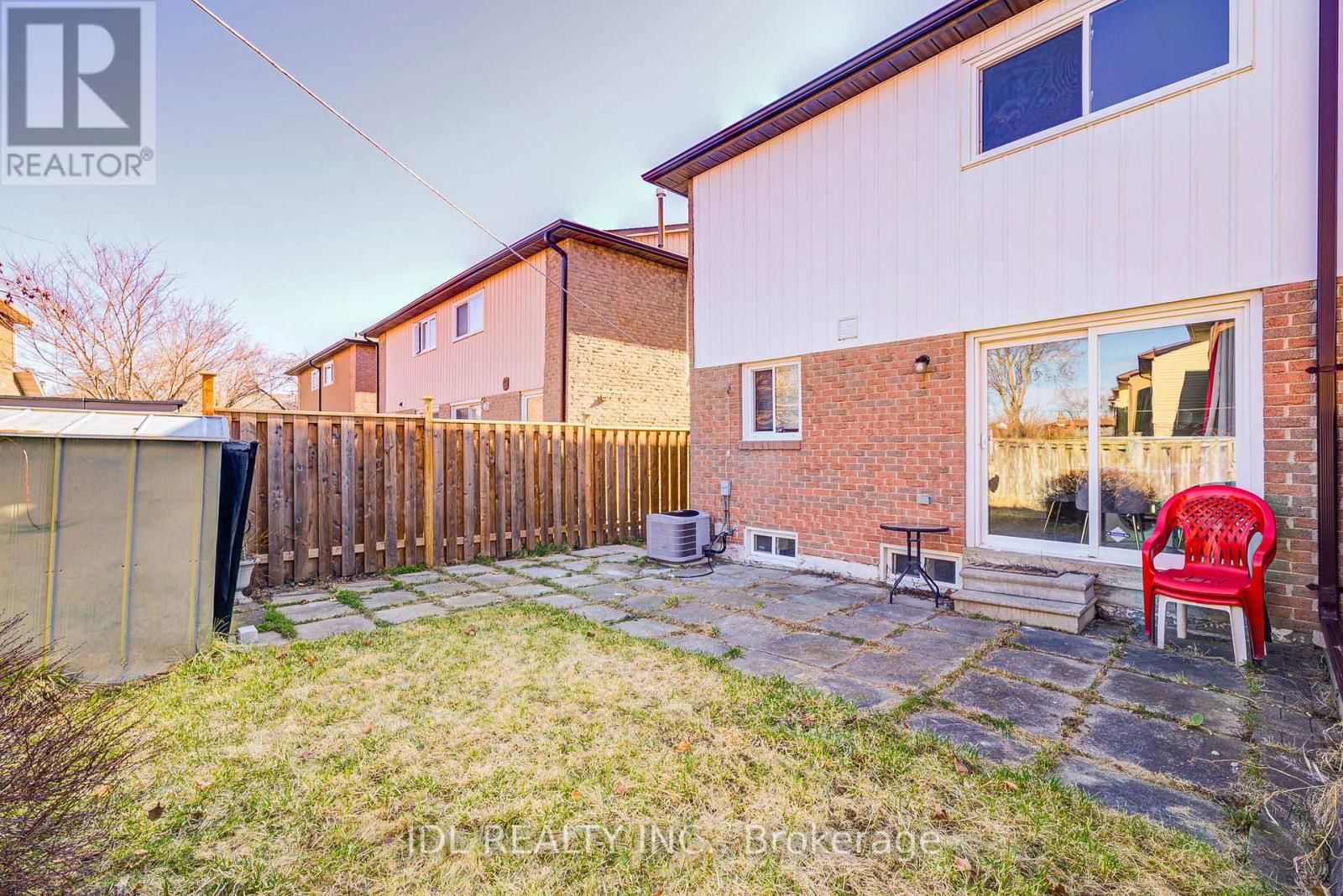 55 BARRINGTON CRESCENT Image 50