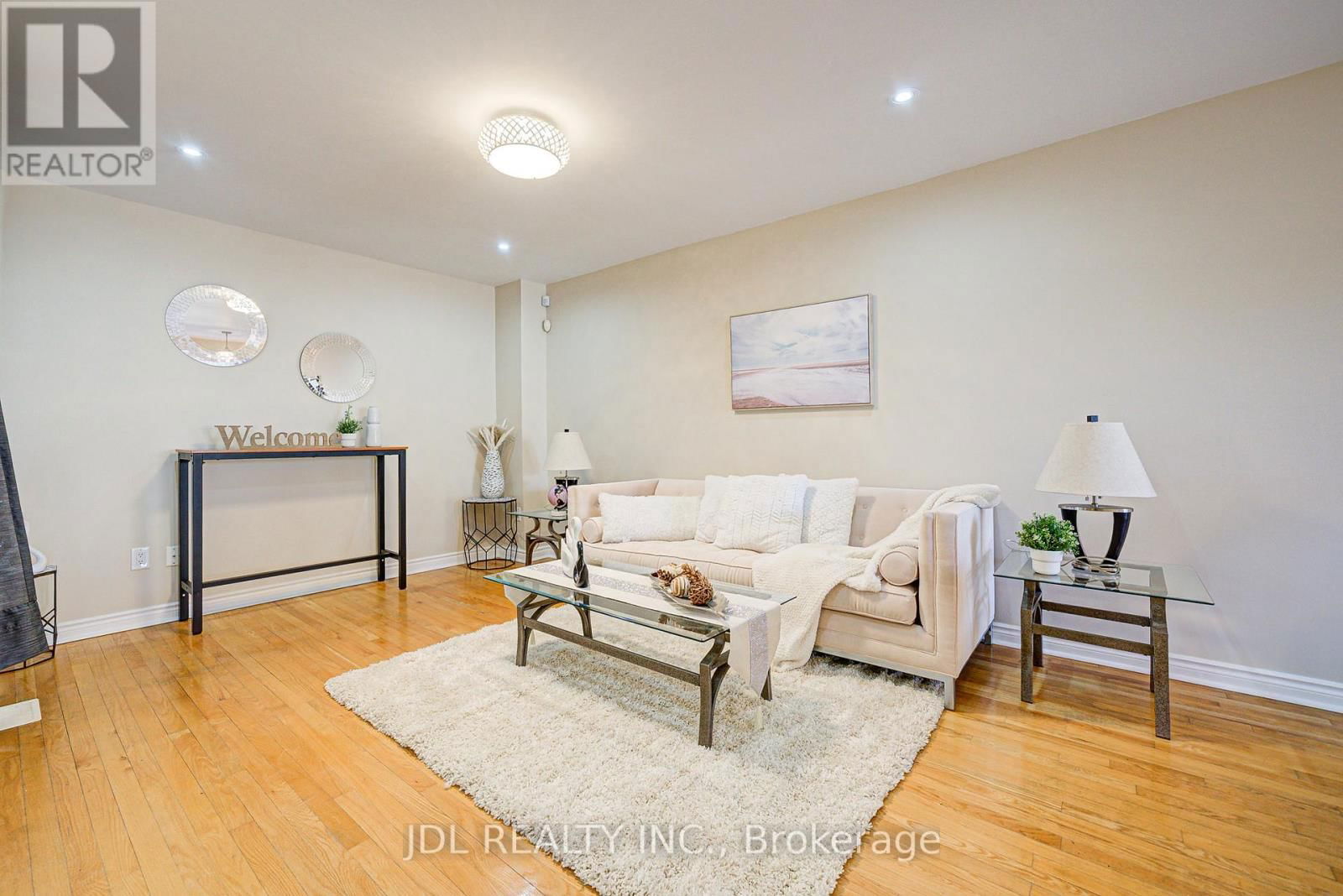 55 BARRINGTON CRESCENT Image 6