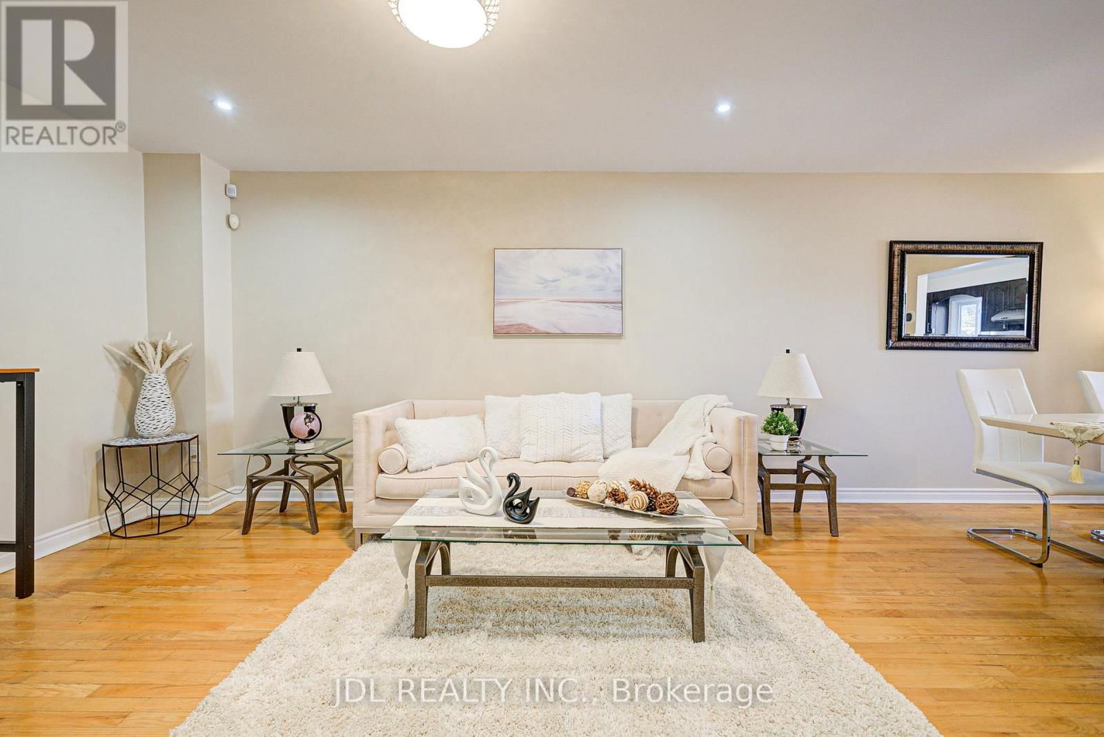 55 BARRINGTON CRESCENT Image 7