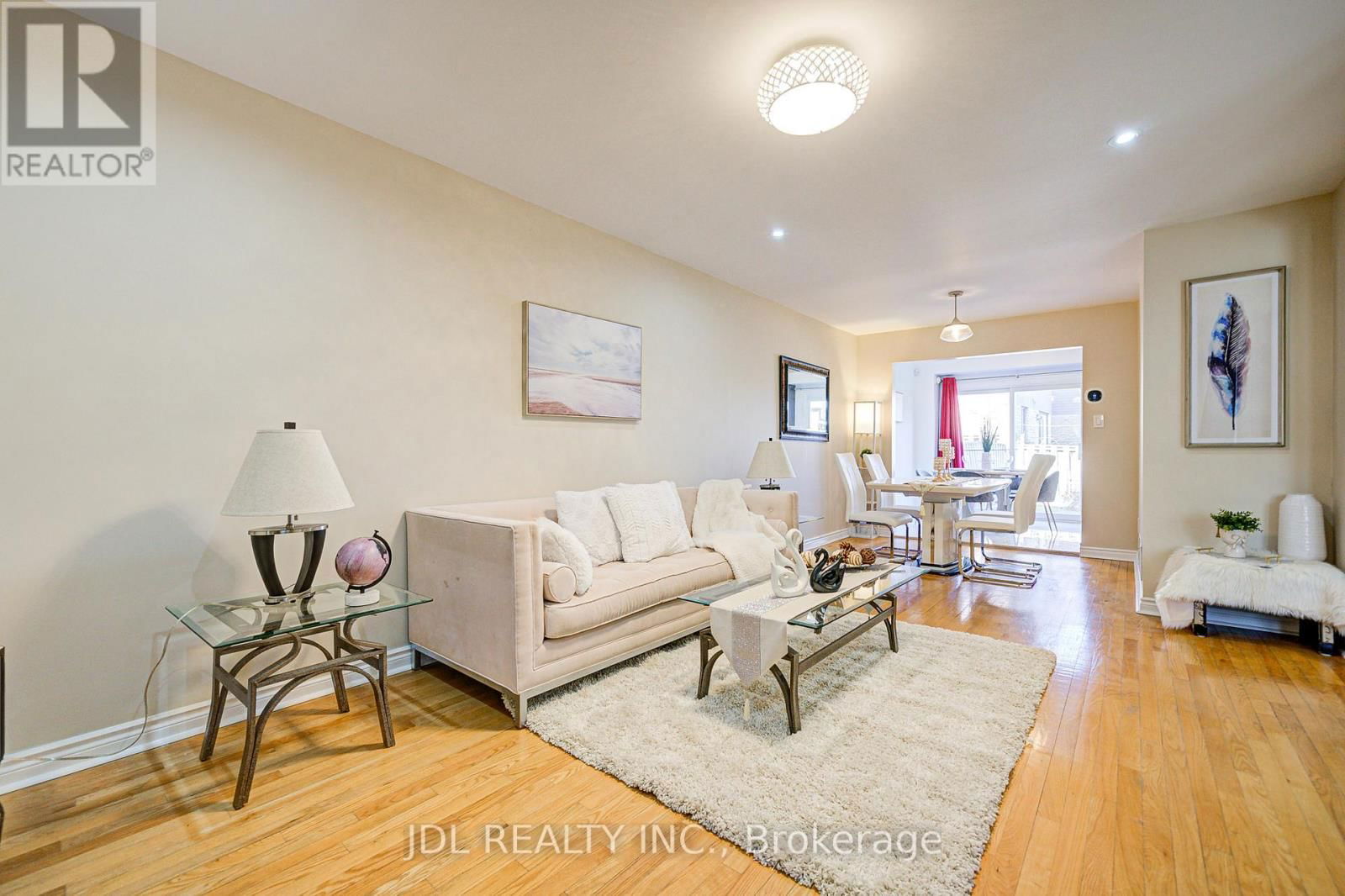 55 BARRINGTON CRESCENT Image 8