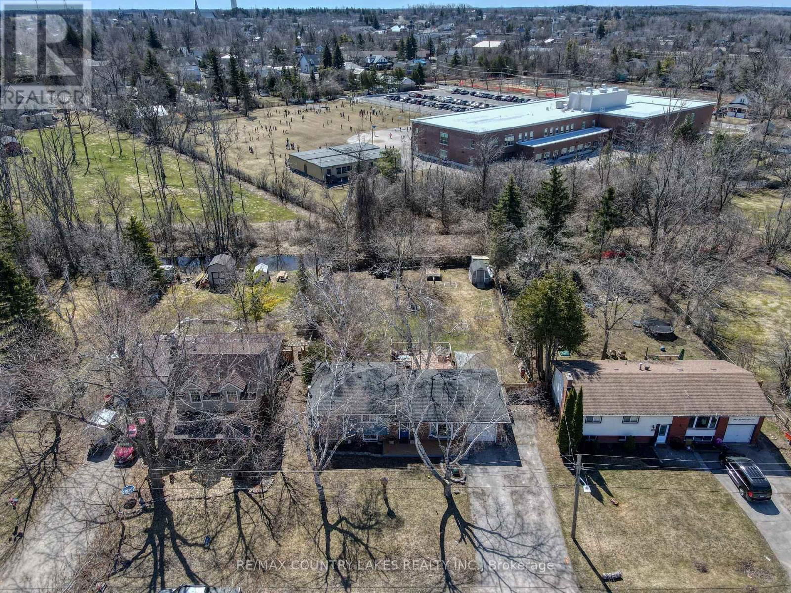 271 LAKELAND CRESCENT Image 20