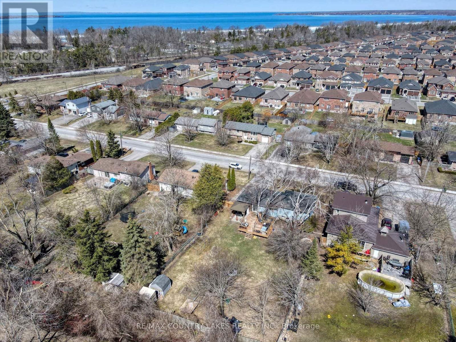 271 LAKELAND CRESCENT Image 21