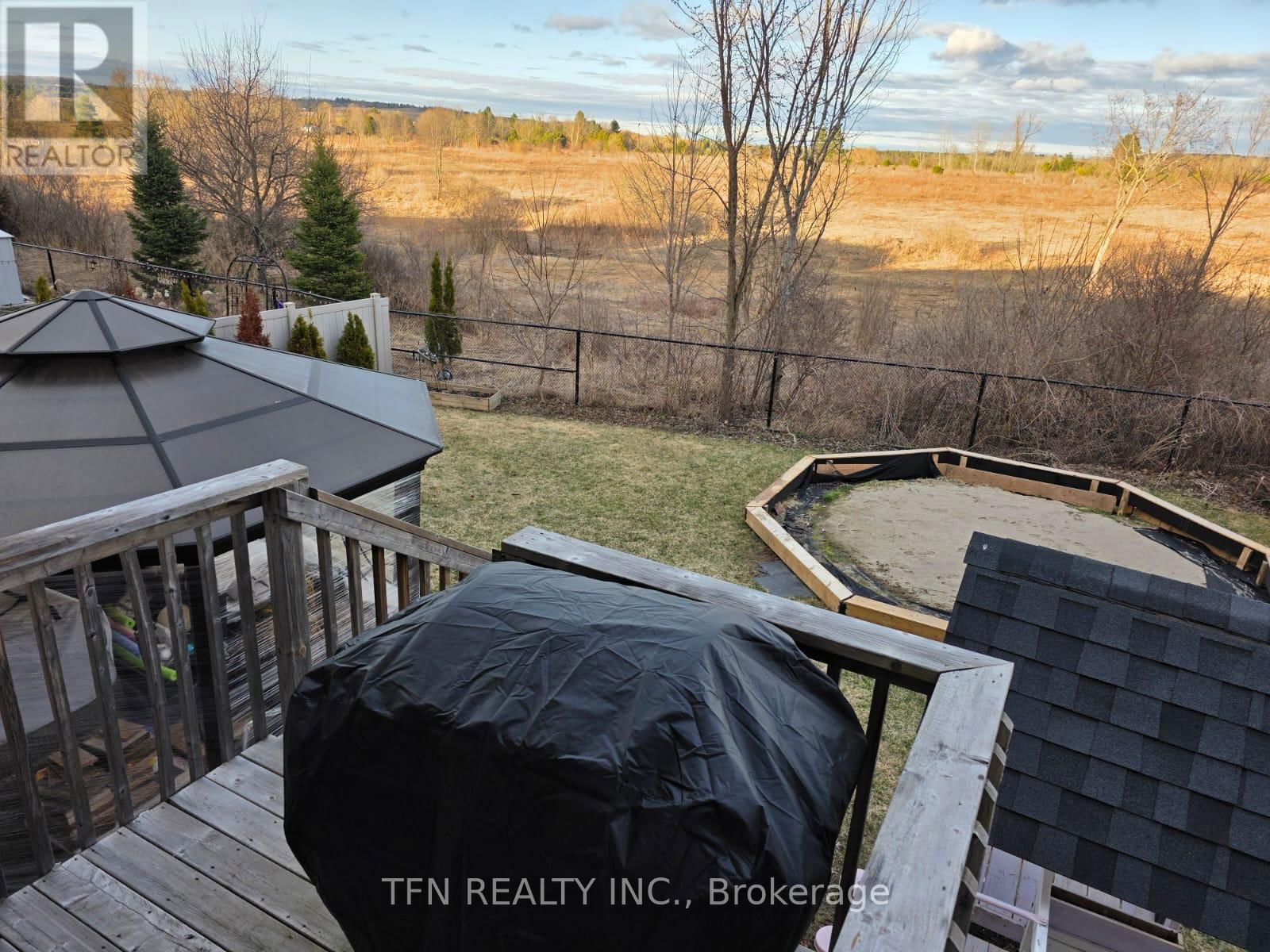 79 TURNER DRIVE EAST Image 24