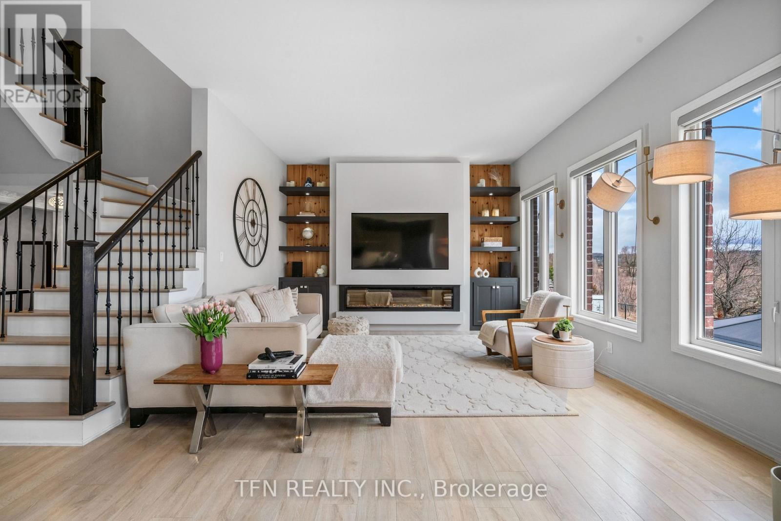 79 TURNER DRIVE EAST Image 9