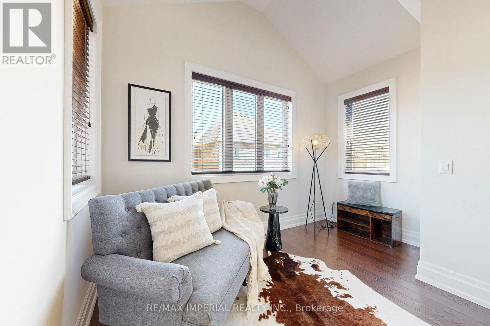 15 RHINE RIVER STREET Image 37