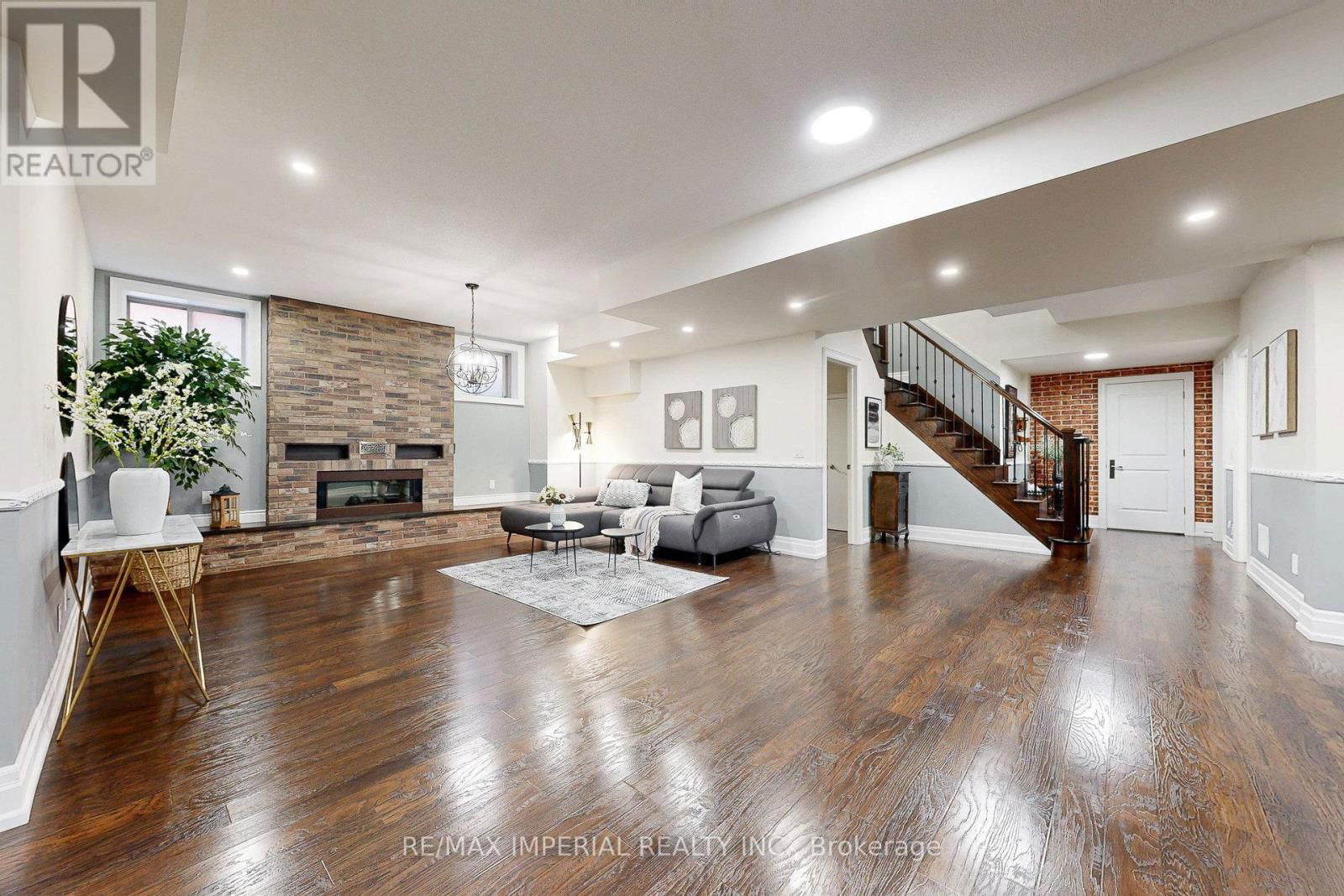 15 RHINE RIVER STREET Image 41