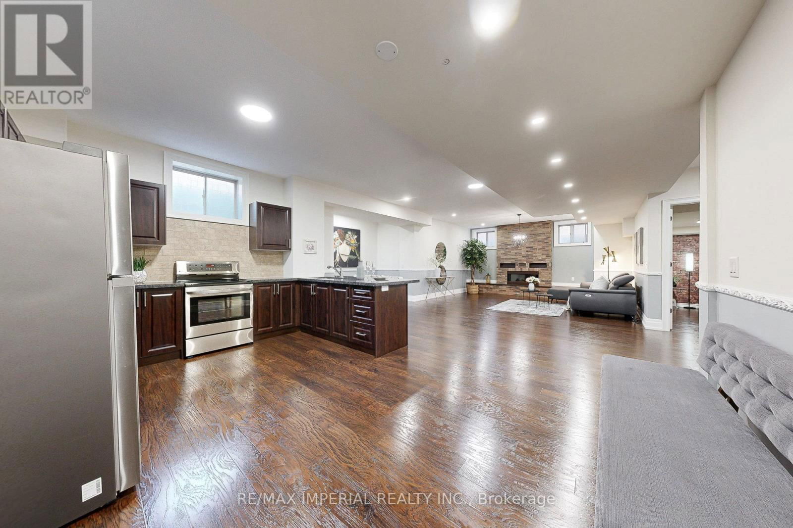 15 RHINE RIVER STREET Image 42