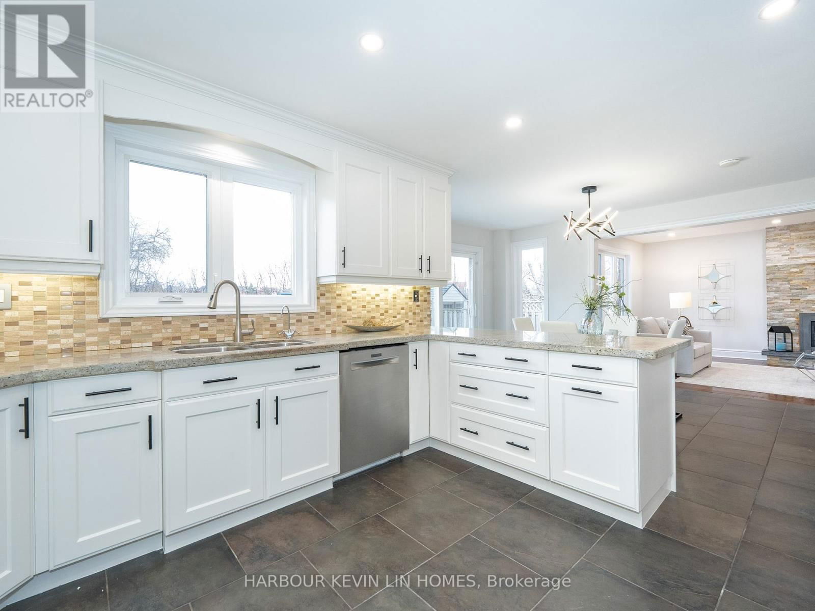 146 VALLEYMEDE DRIVE Image 22