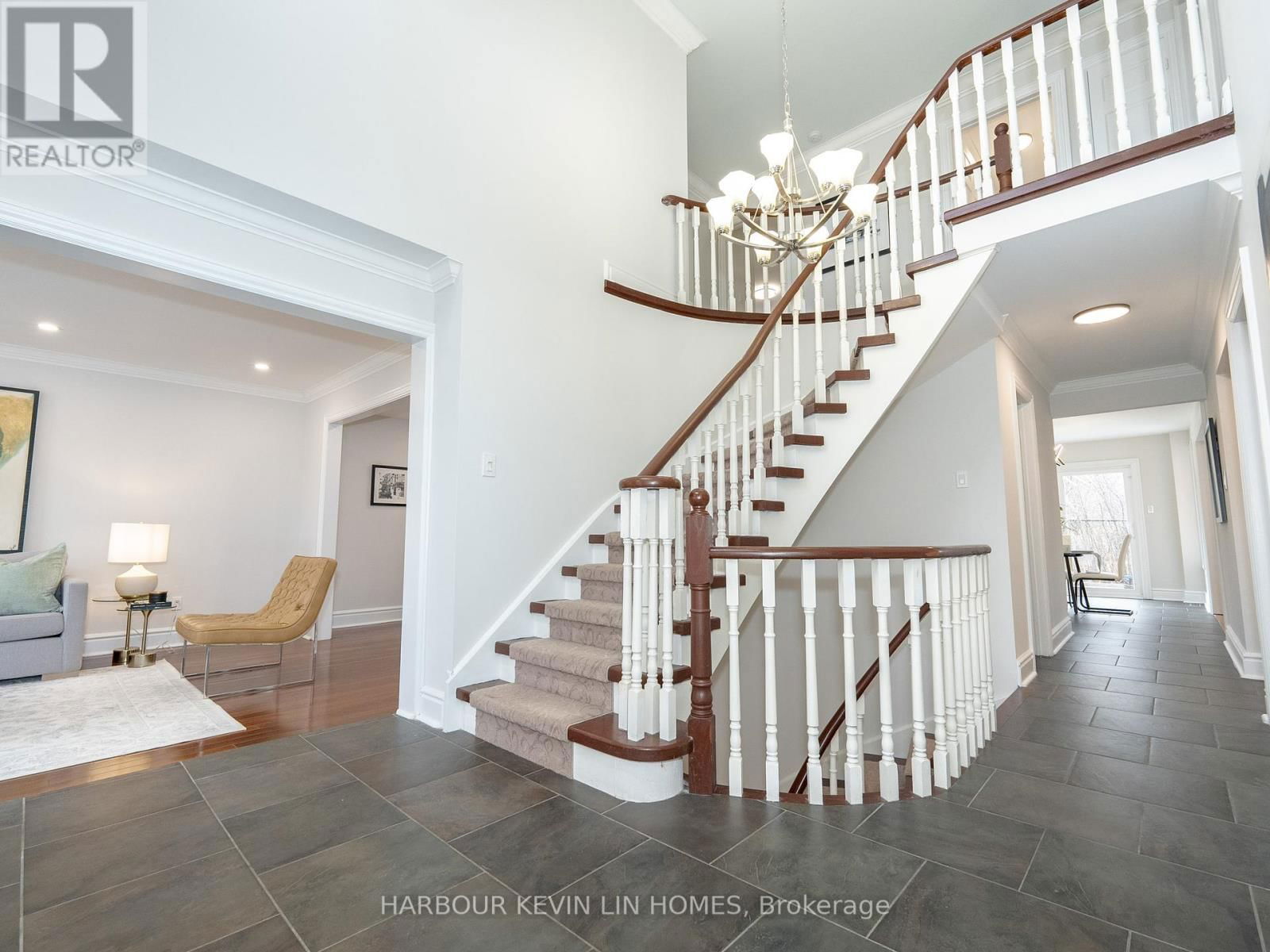 146 VALLEYMEDE DRIVE Image 6