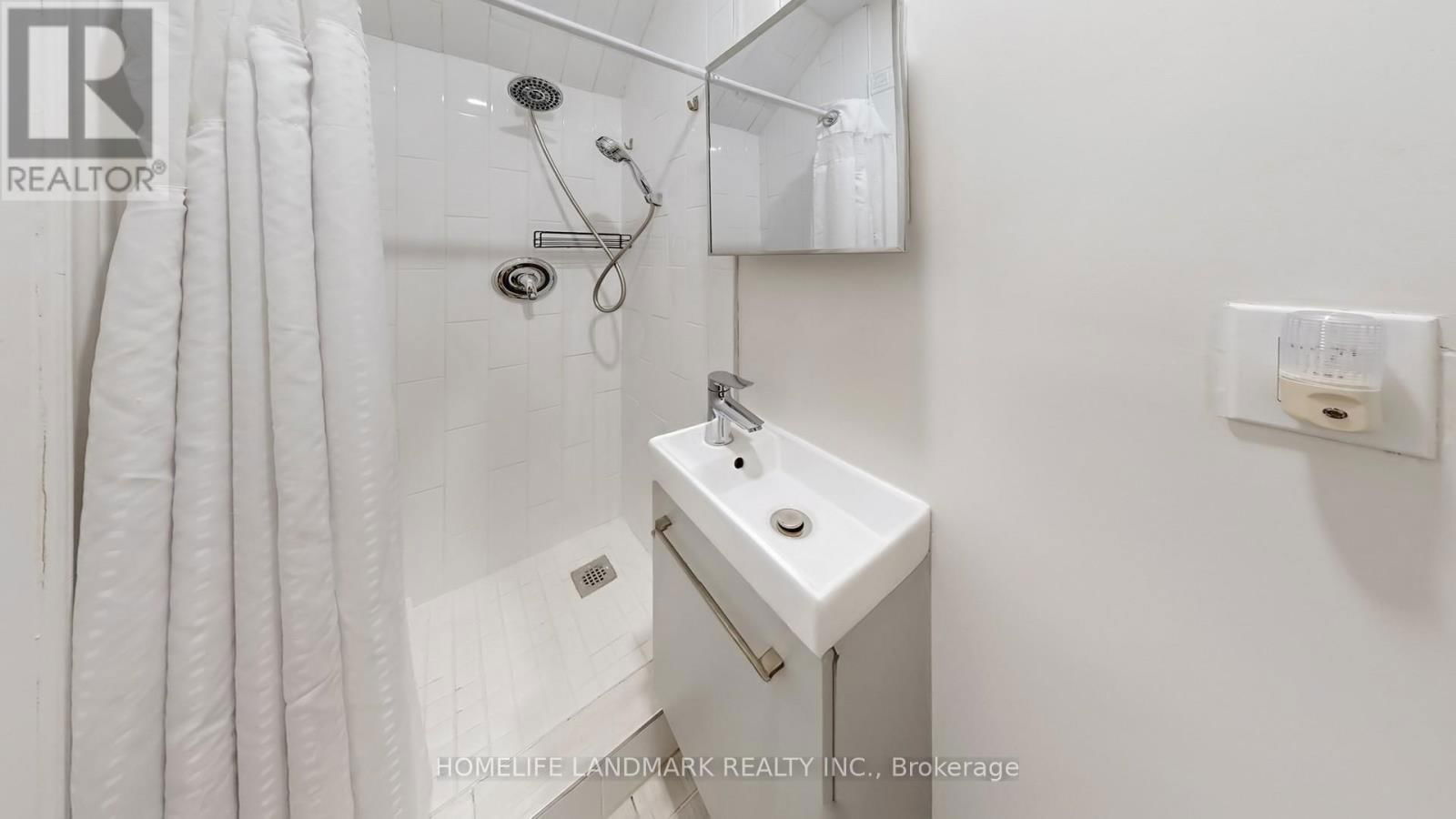 44 ROBERT JOFFRE LEET AVENUE Image 21