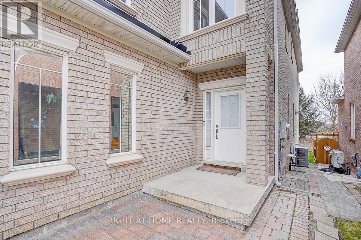 47 TOPOROWSKI AVENUE Image 4
