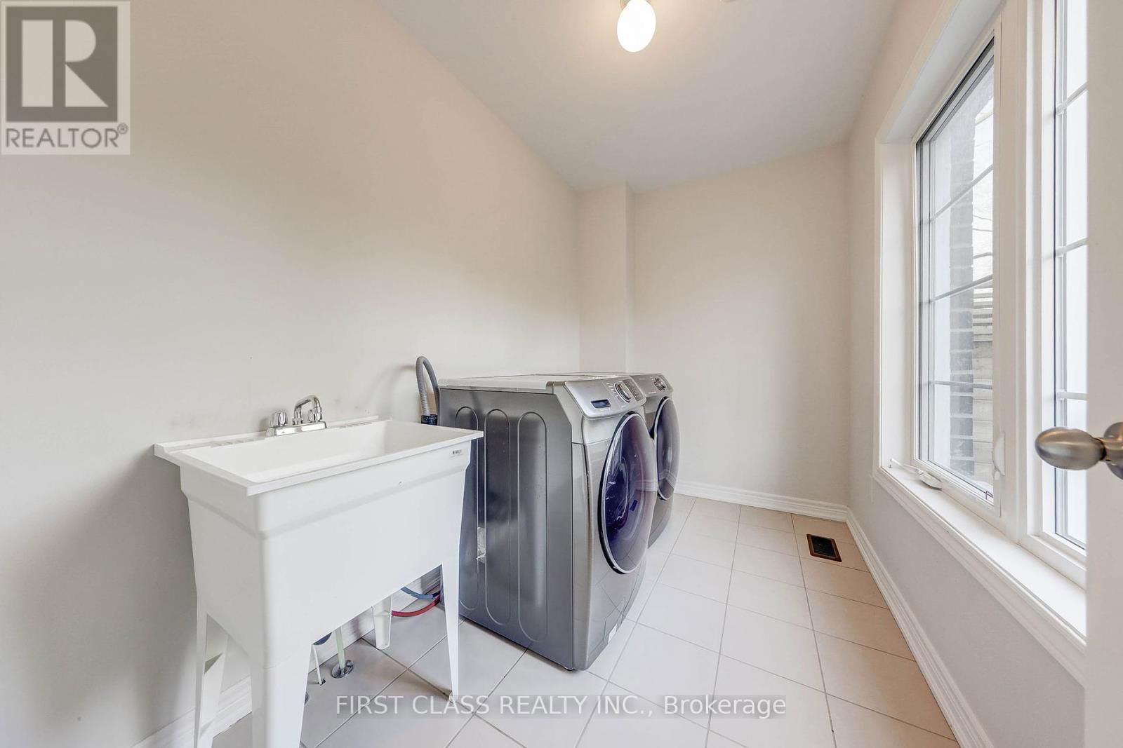 8 DEEP RIVER LANE Image 12