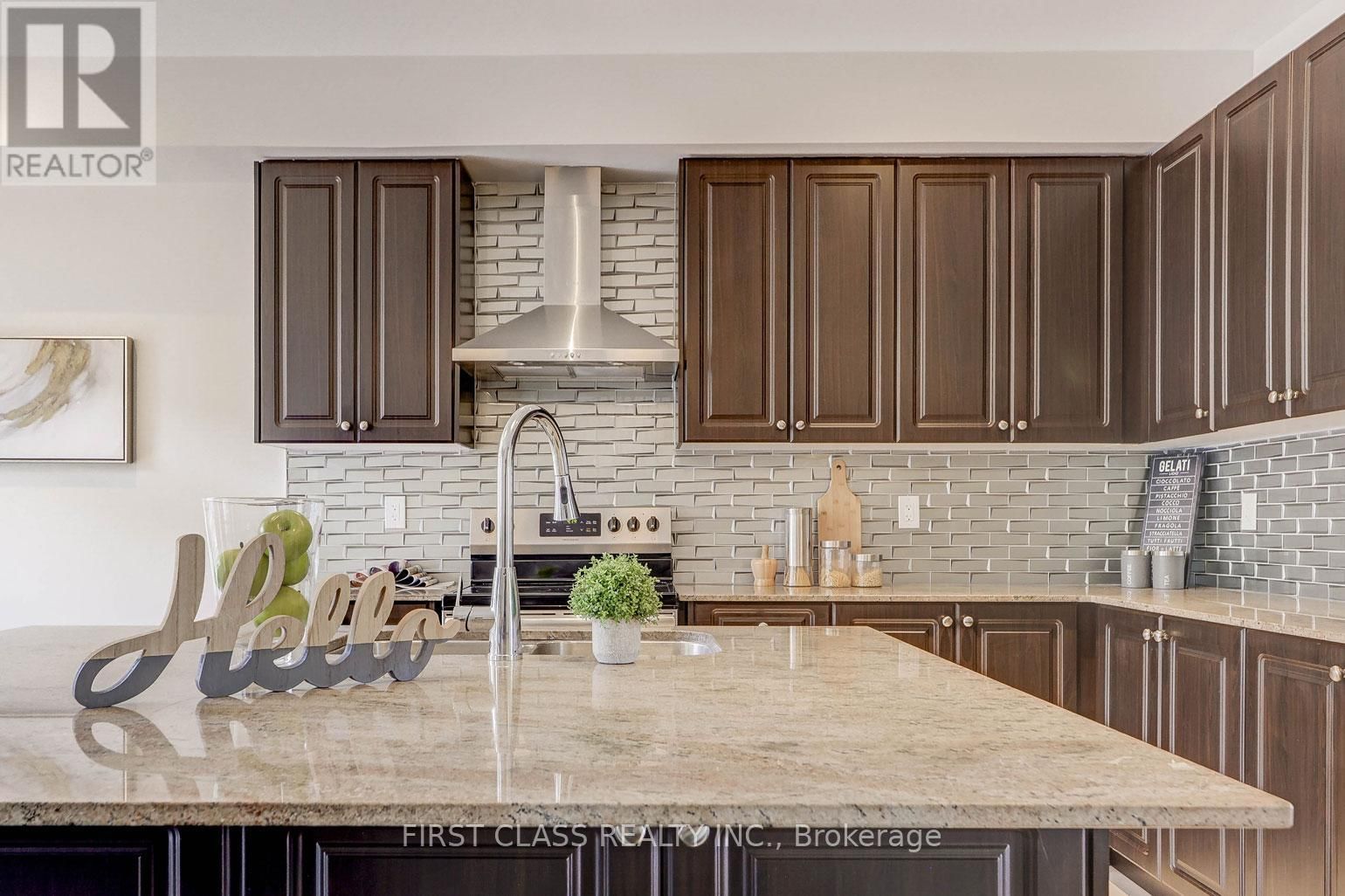 8 DEEP RIVER LANE Image 24