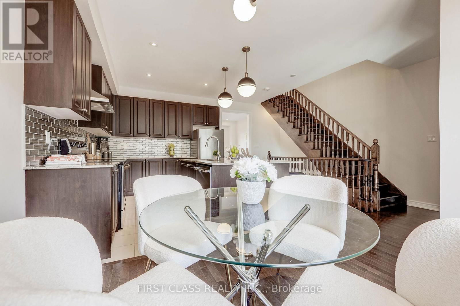8 DEEP RIVER LANE Image 30