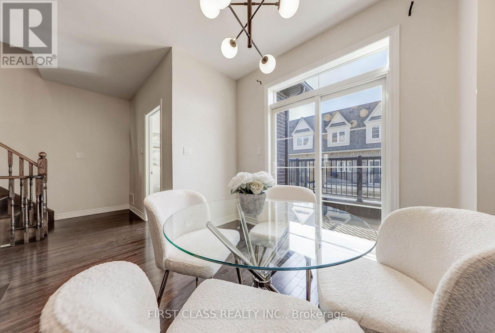 8 DEEP RIVER LANE Image 31