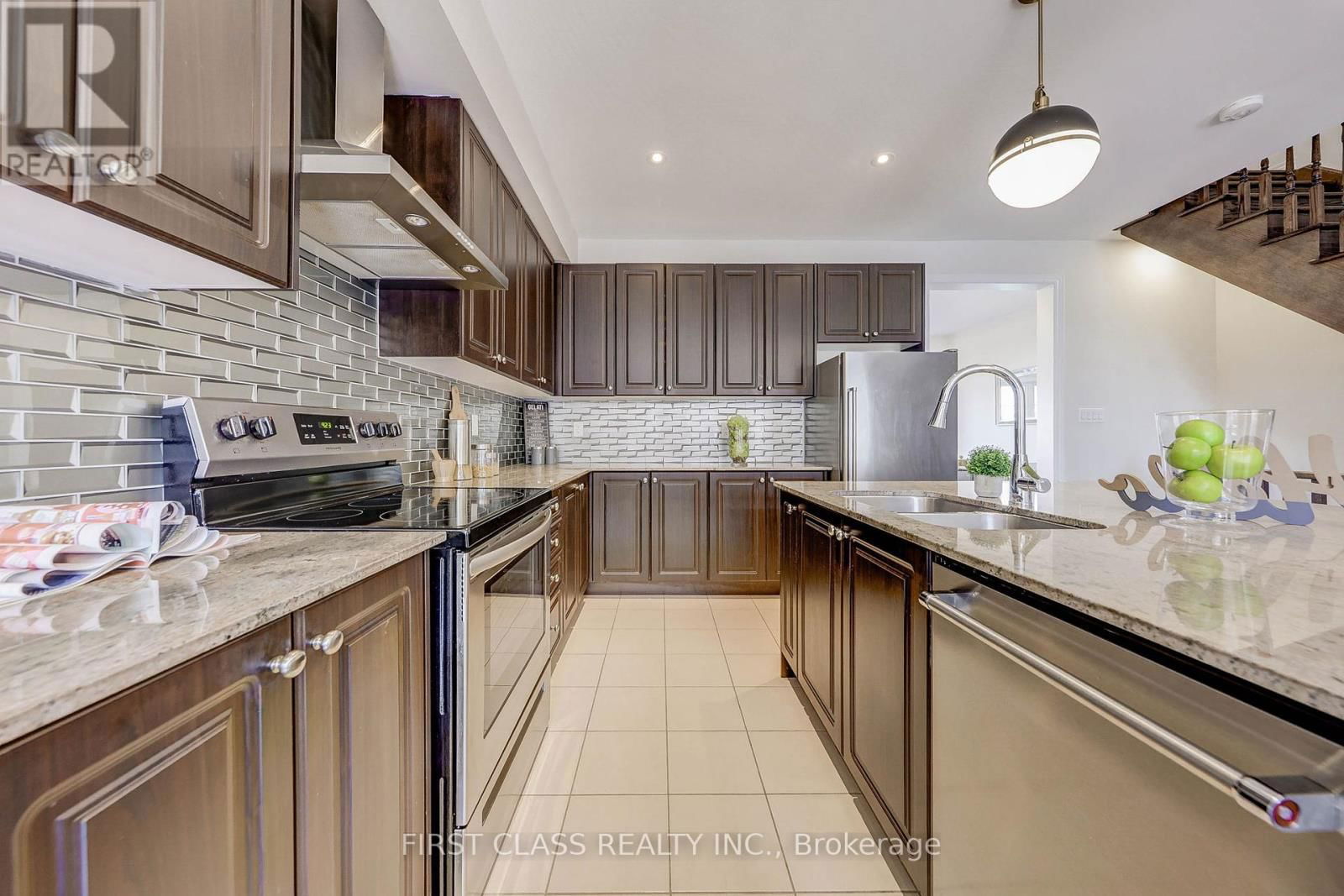 8 DEEP RIVER LANE Image 33