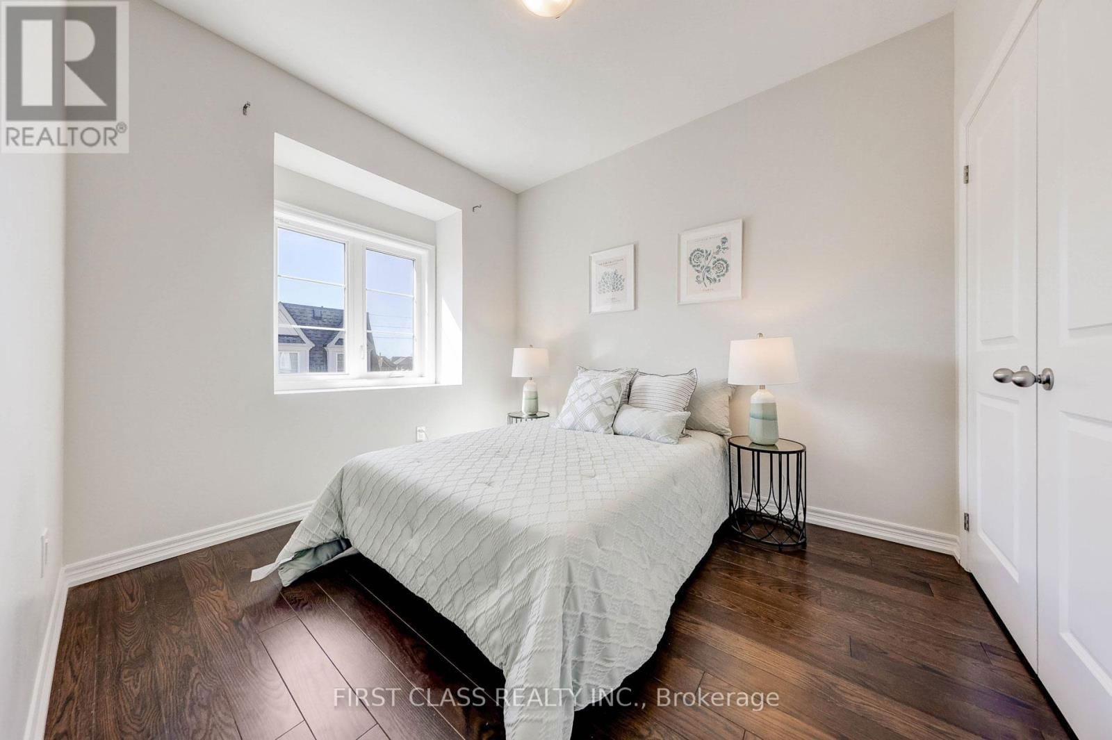8 DEEP RIVER LANE Image 36