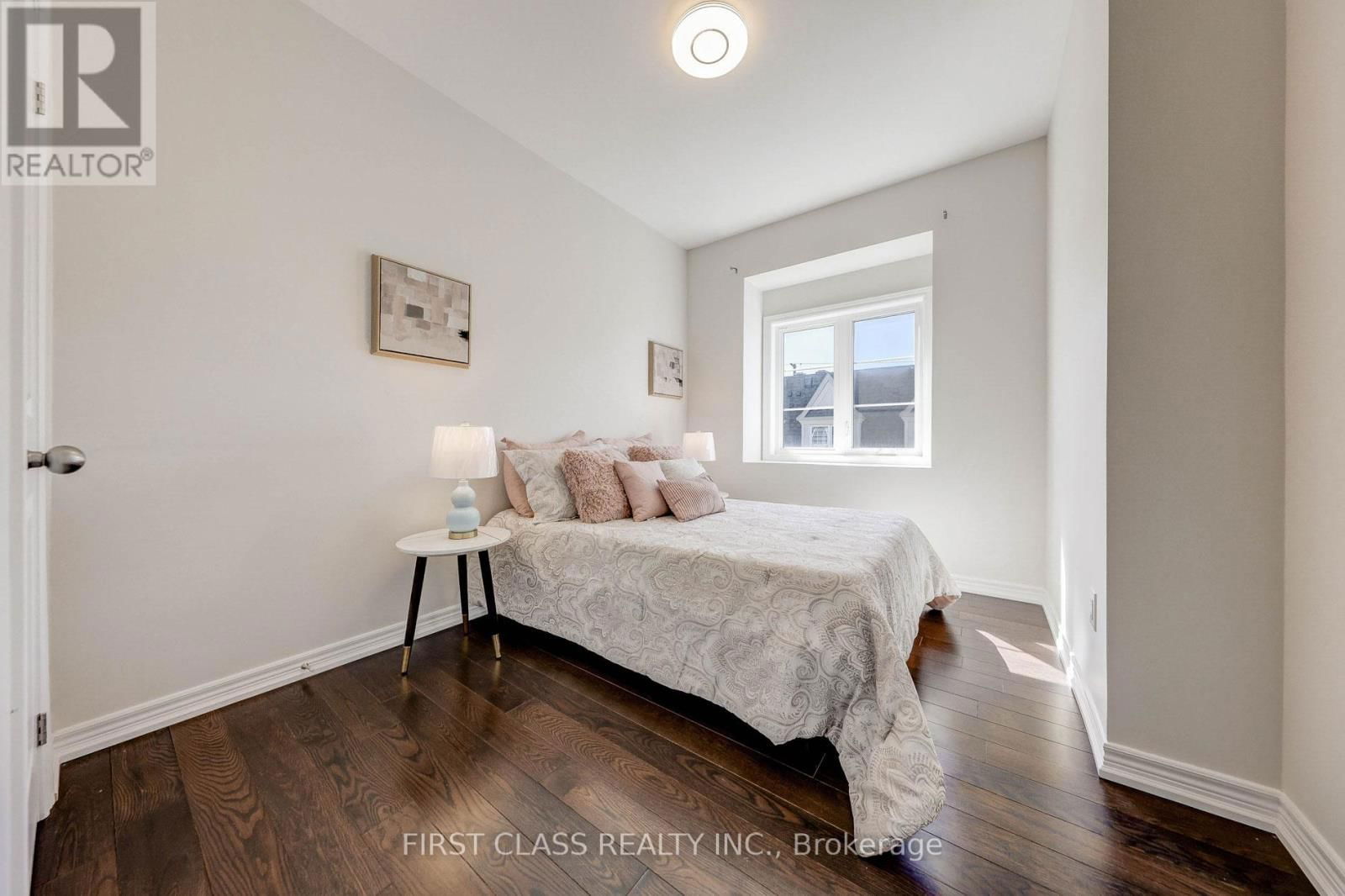 8 DEEP RIVER LANE Image 37