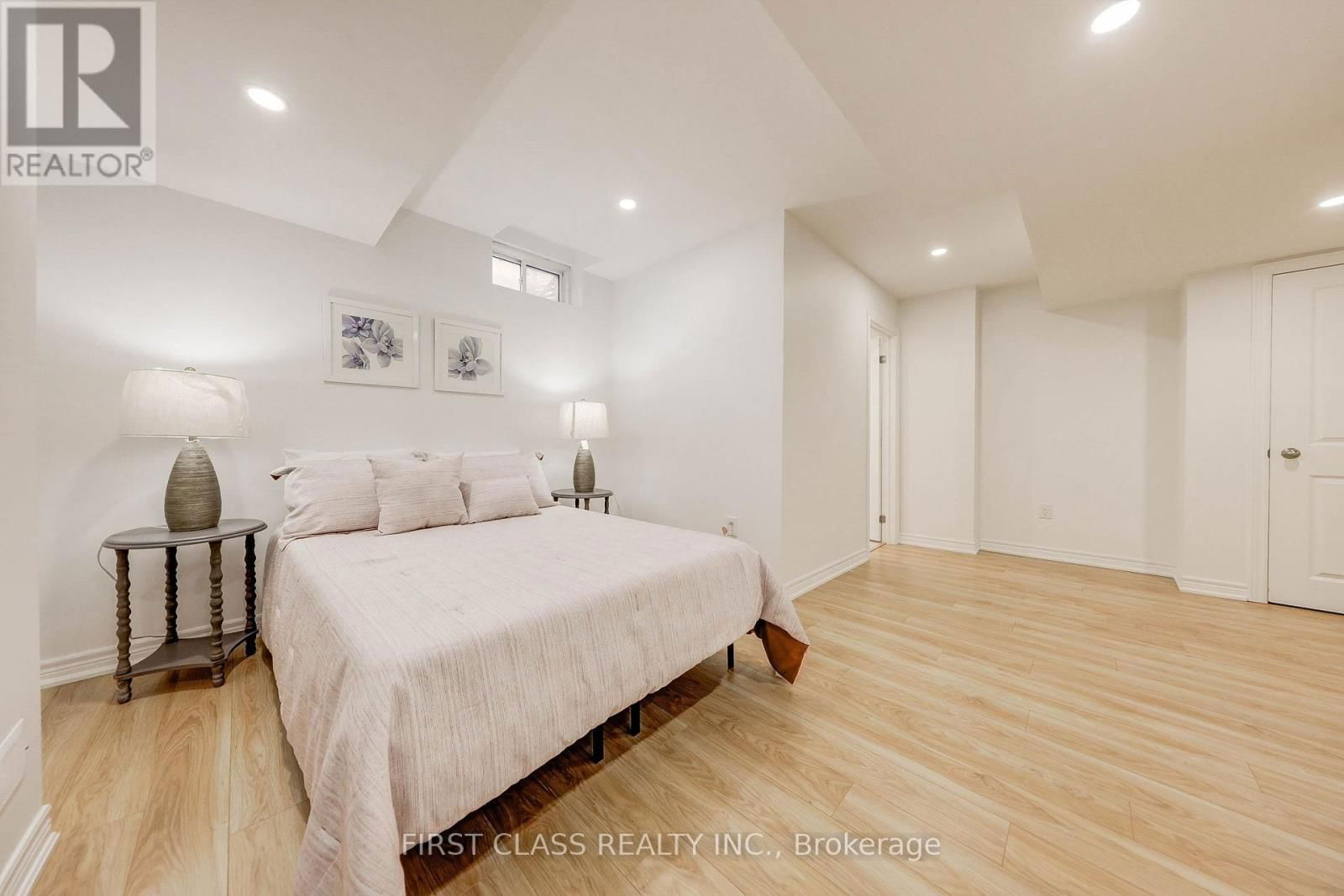 8 DEEP RIVER LANE Image 43