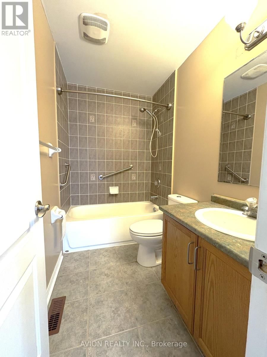428 BUR OAK AVENUE Image 11