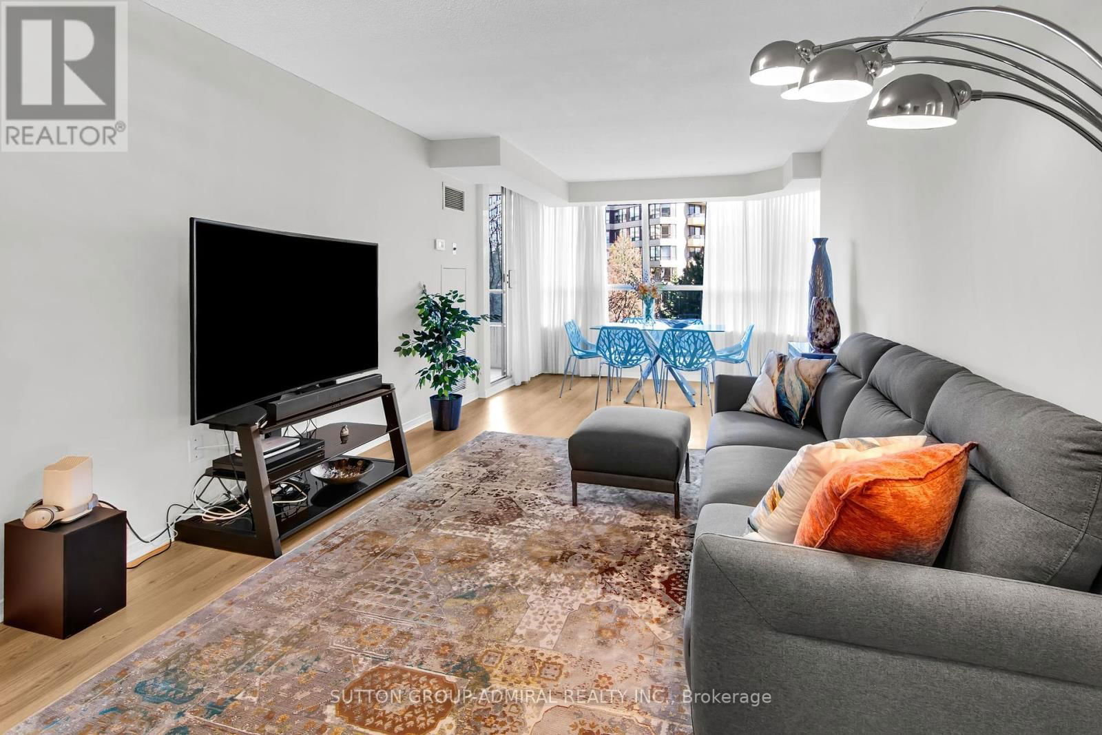 317 - 11 TOWNSGATE DRIVE Image 8