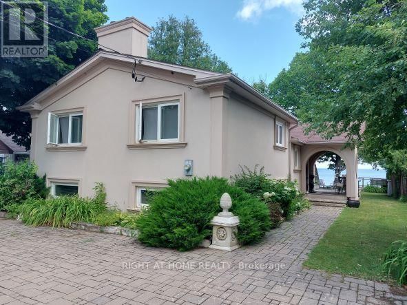 643 LAKELANDS AVENUE Image 17