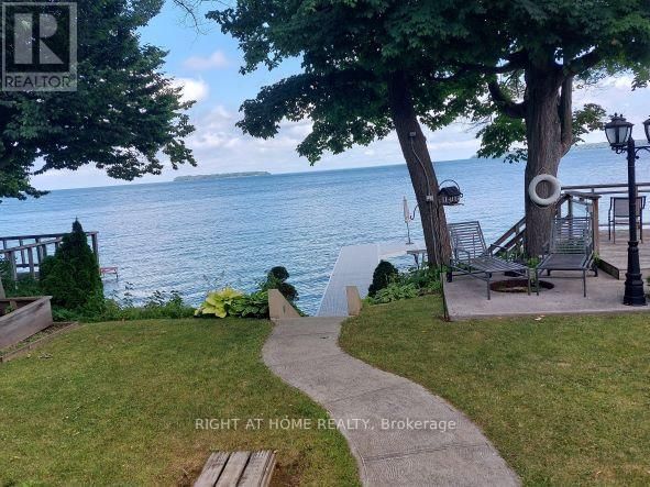 643 LAKELANDS AVENUE Image 19