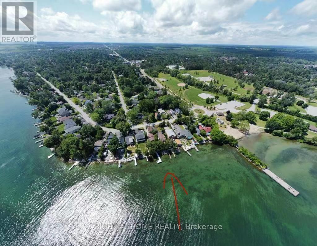 643 LAKELANDS AVENUE Image 27