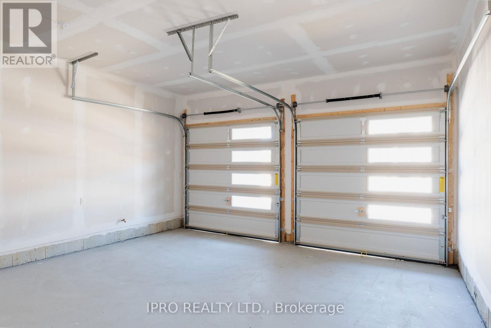197 MCKEAN DRIVE Image 42